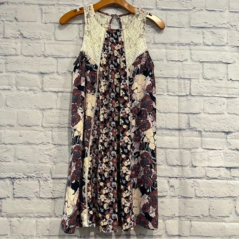 Xhilaration Dress Purple Floral Print Sleeveless Swing‎ Lace keyhole
